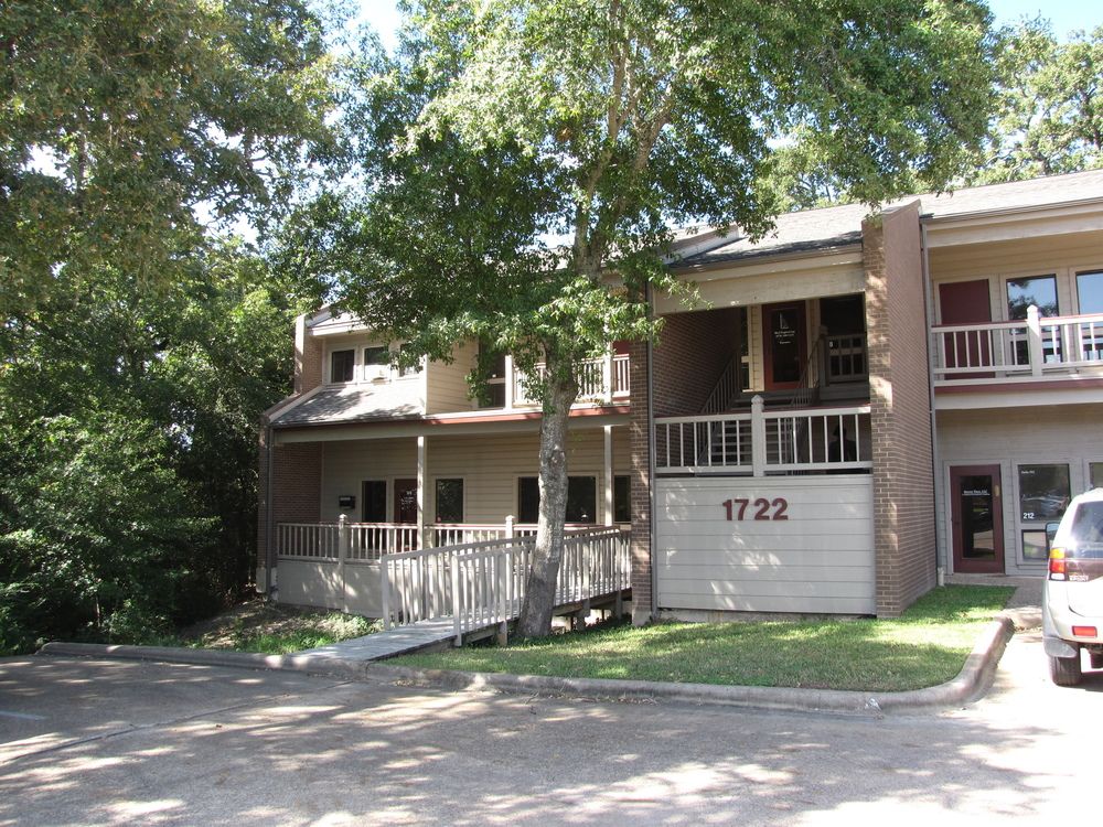 ± 974-2,143 SF Office Space | 1722 Broadmoor Drive | Bryan, TX: 1722 Broadmoor Dr, Bryan, TX 77802